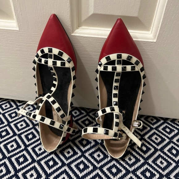 Valentino Garavani Rockstud Flats - Picture 2 of 2